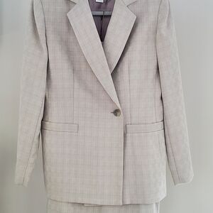Jones New York Pale Sage Blazer & Skirt Suit – Women’s Size 6 (Skirt Included)